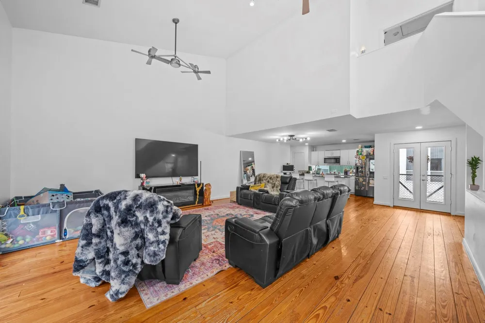 6128 Grand Boulevard Houston, TX 77021