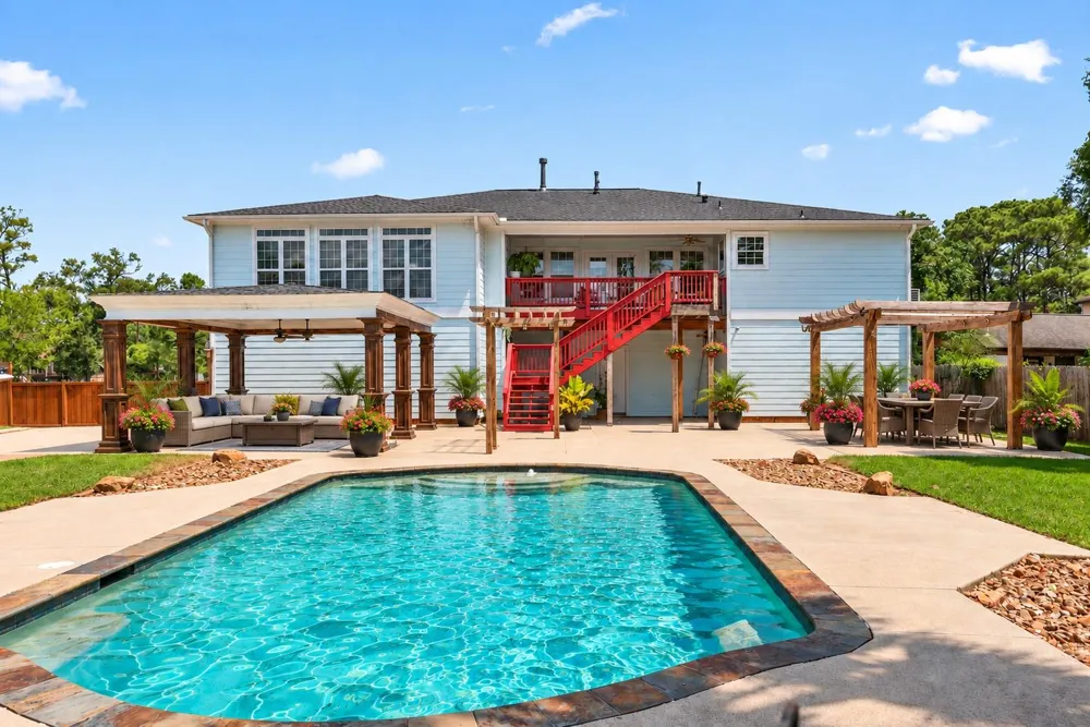 1003 S Country Club Drive La Porte, TX 77571