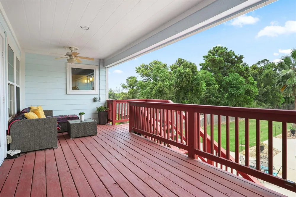 1003 S Country Club Drive La Porte, TX 77571