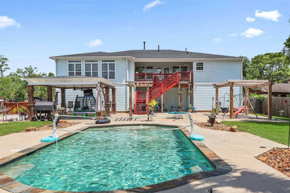1003 S Country Club Drive La Porte, TX 77571