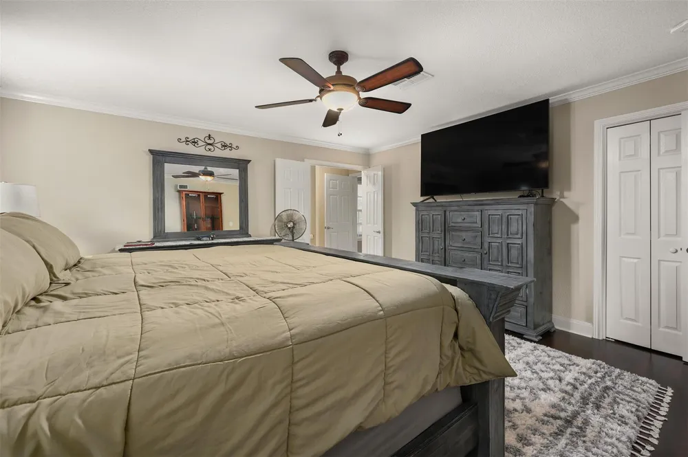 1003 S Country Club Drive La Porte, TX 77571