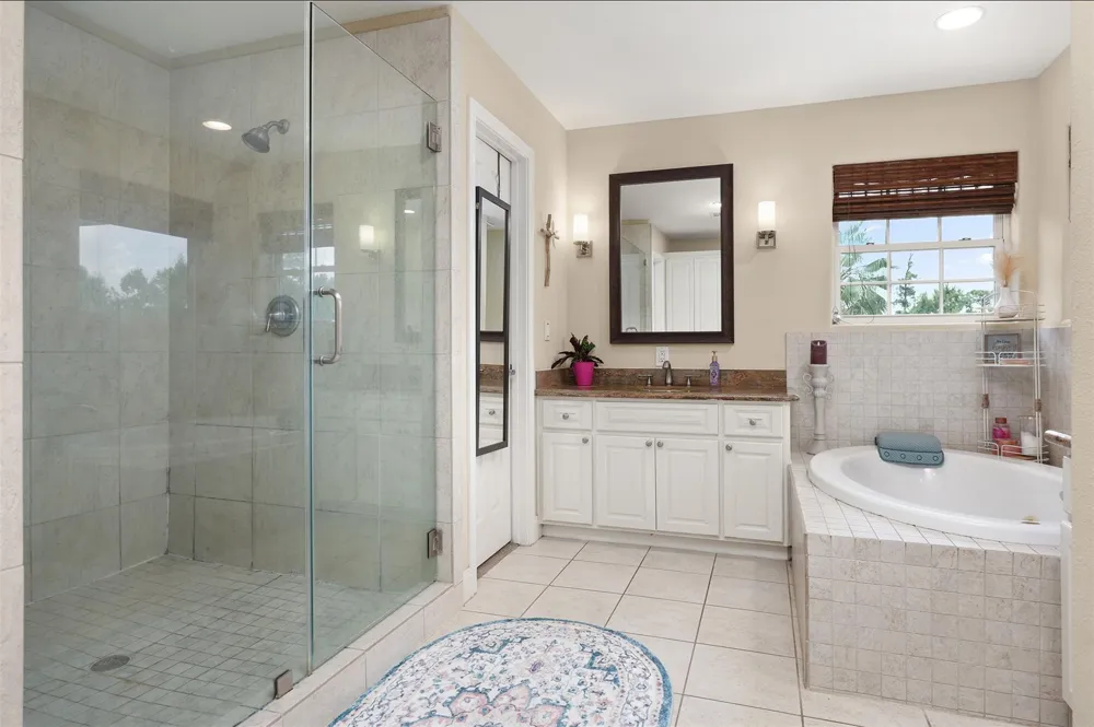 1003 S Country Club Drive La Porte, TX 77571
