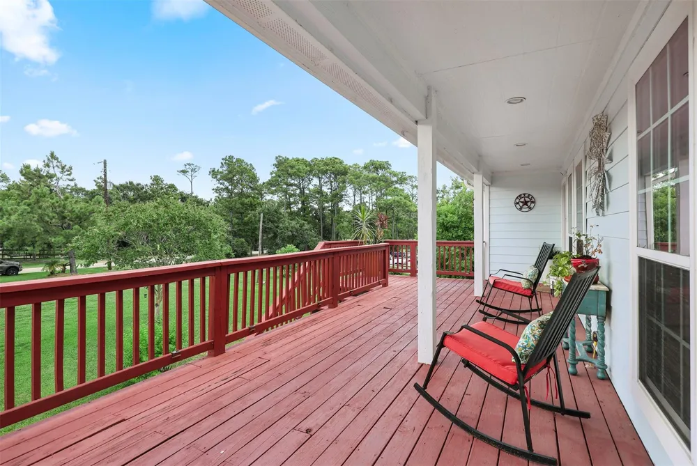 1003 S Country Club Drive La Porte, TX 77571
