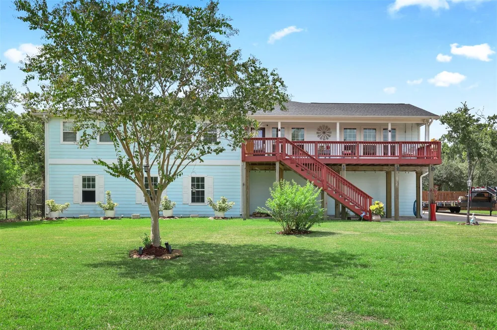 1003 S Country Club Drive La Porte, TX 77571