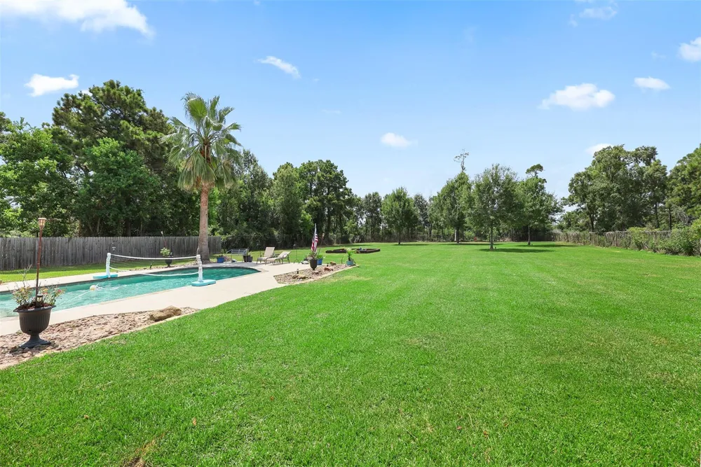 1003 S Country Club Drive La Porte, TX 77571