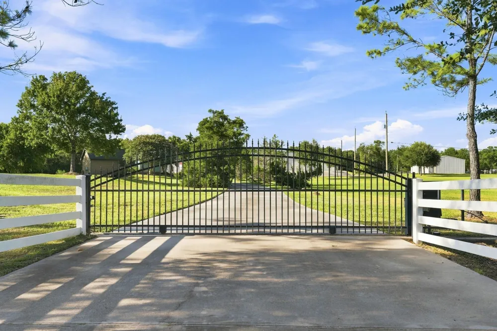 2904 Red Bluff Road Seabrook, TX 77586