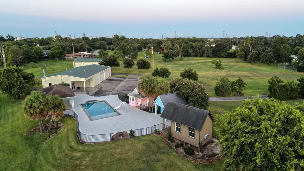 2904 Red Bluff Road Seabrook, TX 77586