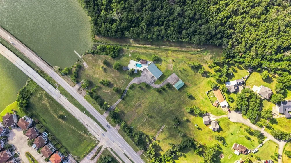 2904 Red Bluff Road Seabrook, TX 77586