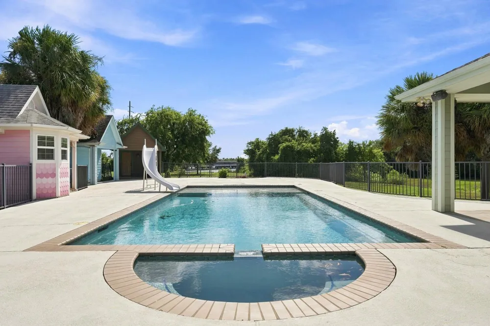 2904 Red Bluff Road Seabrook, TX 77586