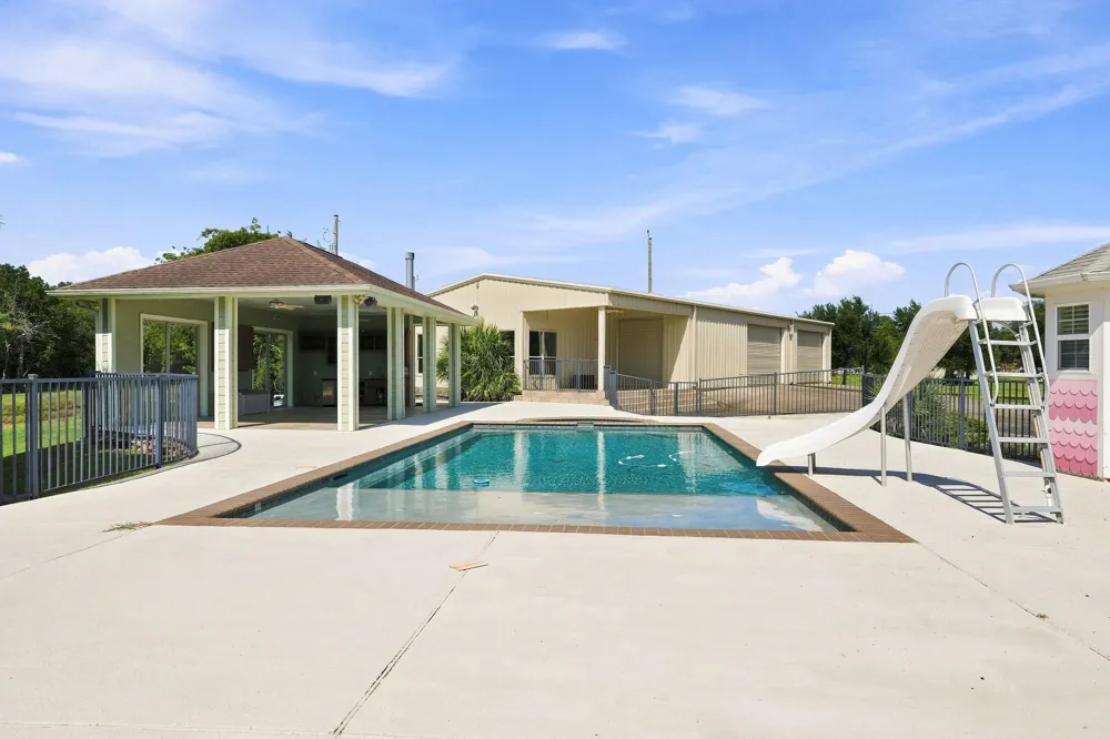 2904 Red Bluff Road Seabrook, TX 77586