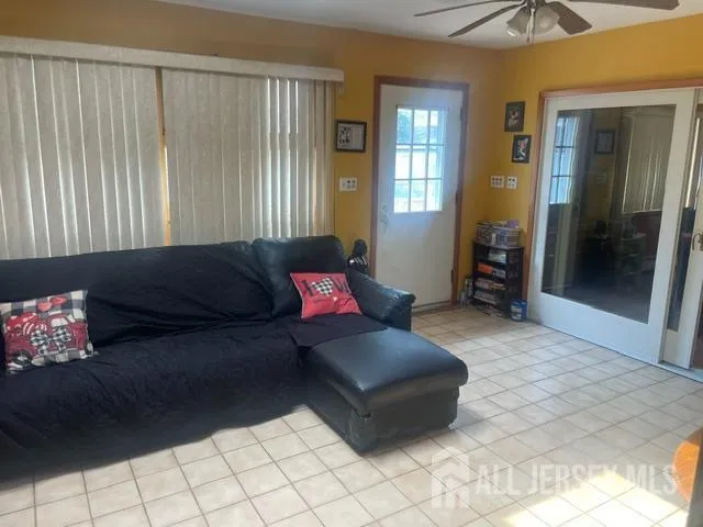 84 E Laurel Street E Port Reading, NJ 07064