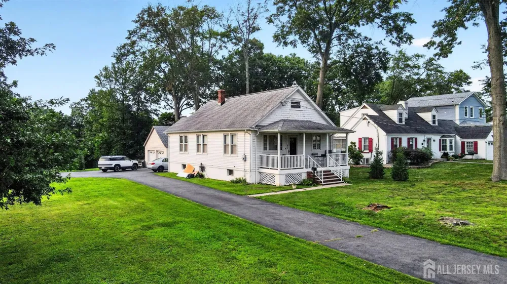 886 Main Street Fords, NJ 08863
