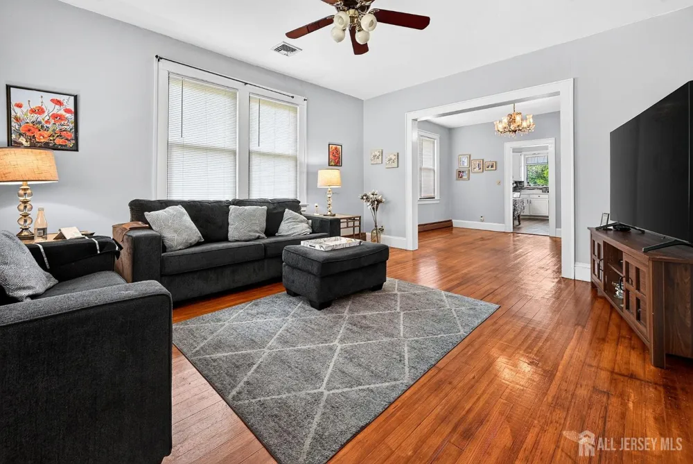 886 Main Street Fords, NJ 08863