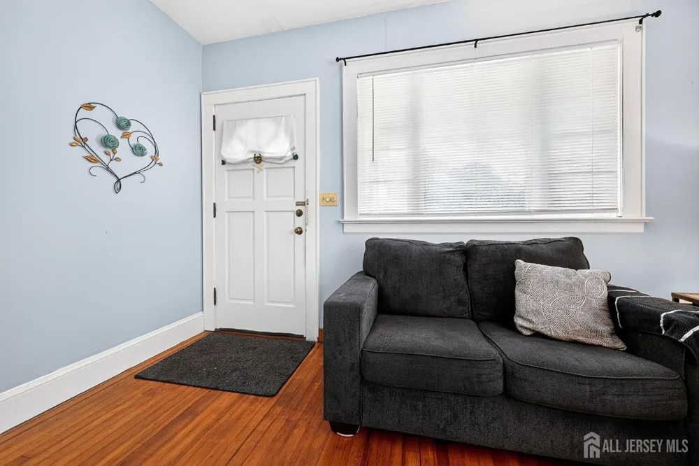 886 Main Street Fords, NJ 08863
