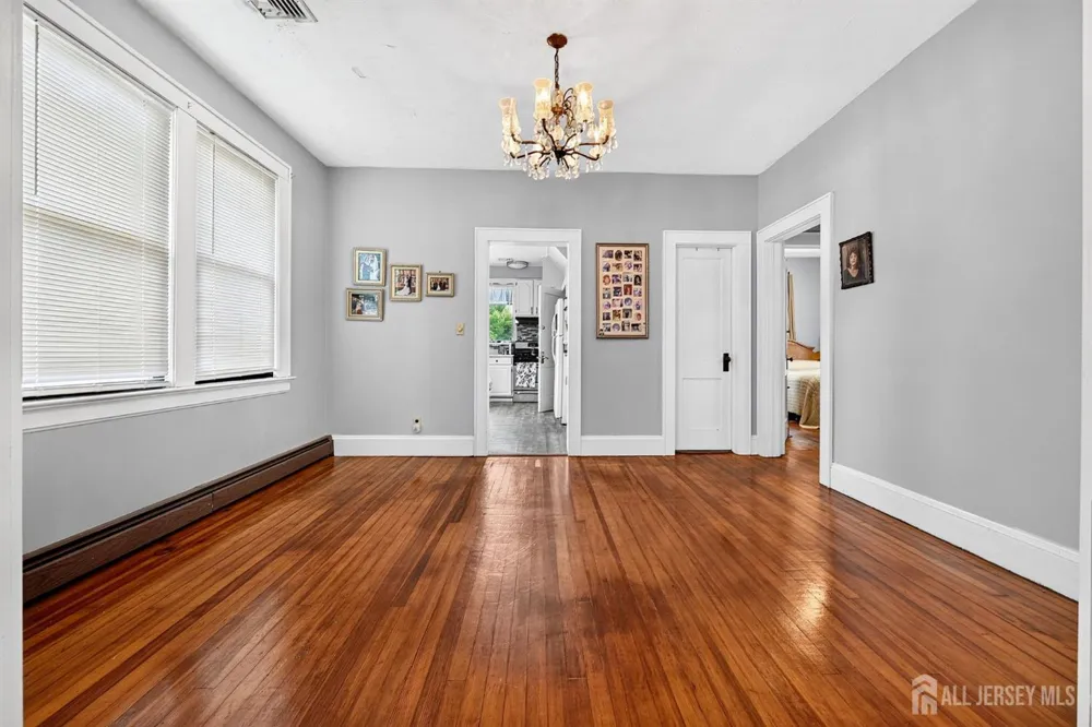 886 Main Street Fords, NJ 08863
