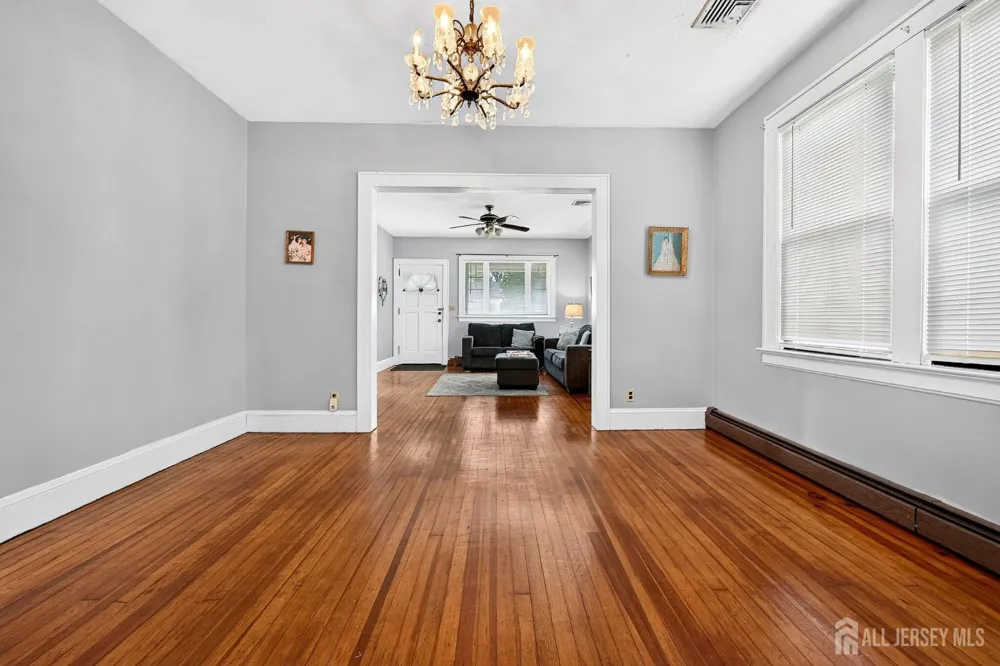 886 Main Street Fords, NJ 08863