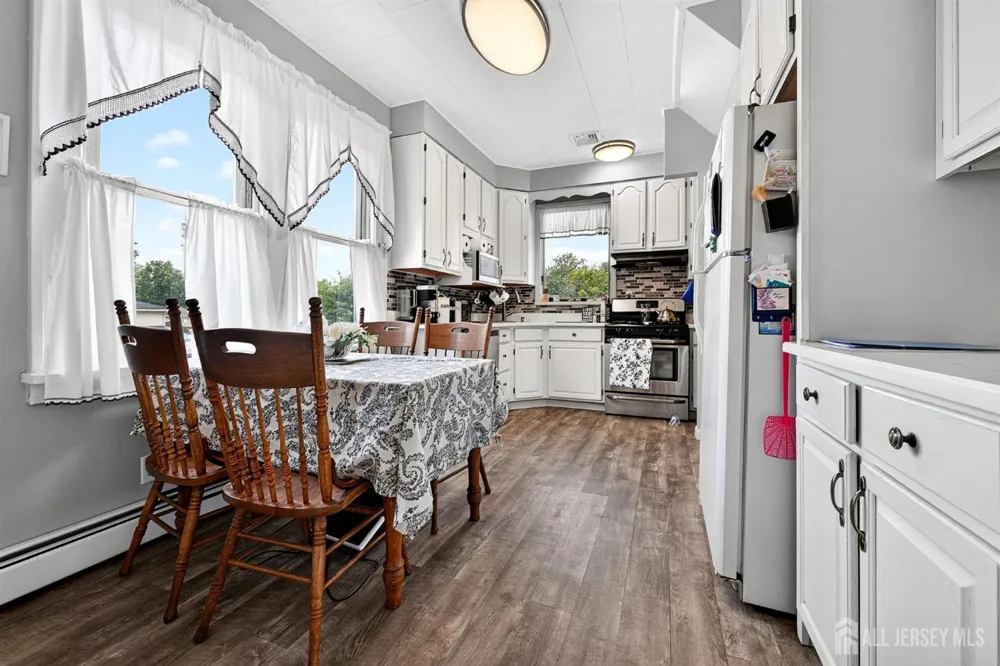886 Main Street Fords, NJ 08863