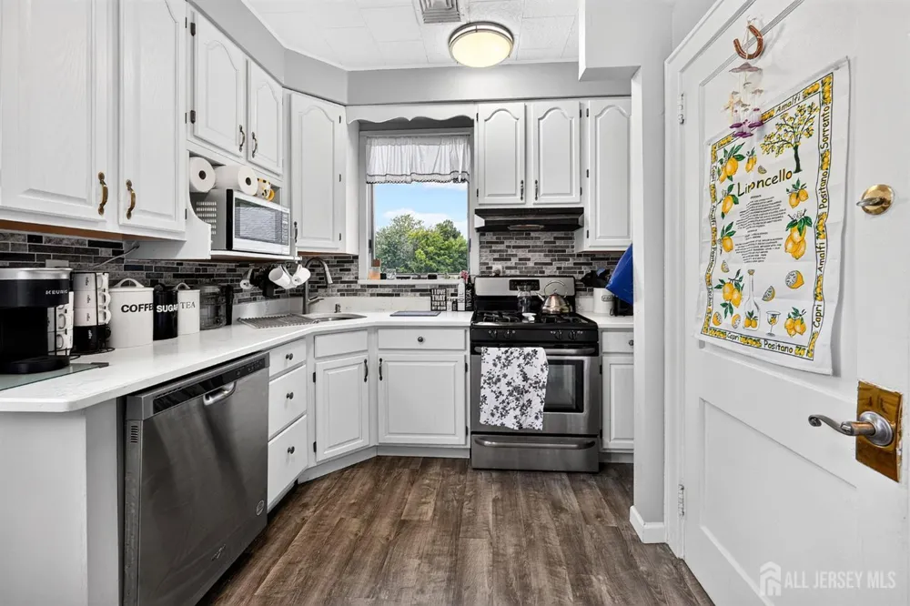 886 Main Street Fords, NJ 08863