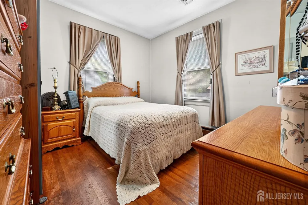 886 Main Street Fords, NJ 08863