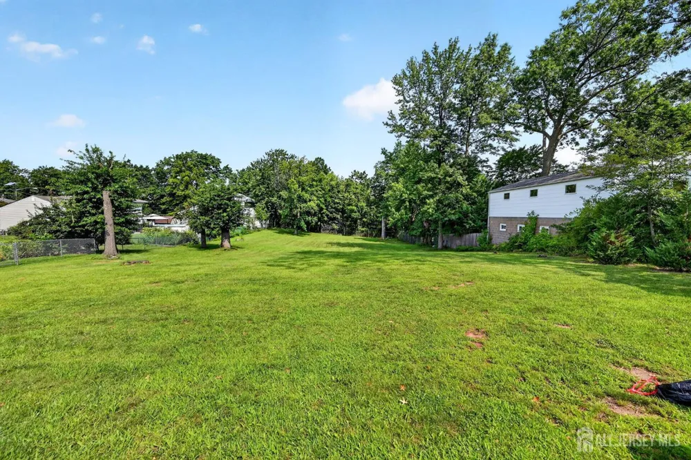 886 Main Street Fords, NJ 08863