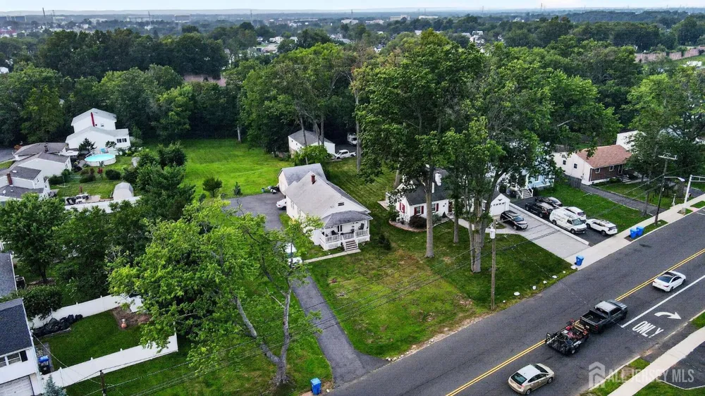 886 Main Street Fords, NJ 08863