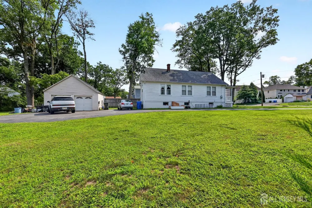 886 Main Street Fords, NJ 08863