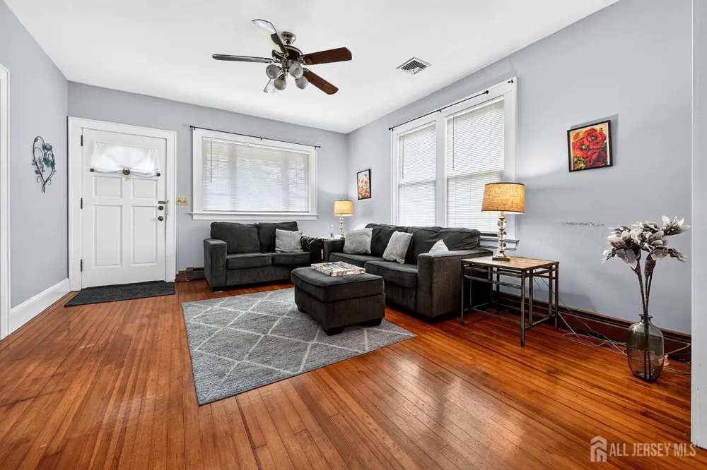 886 Main Street Fords, NJ 08863