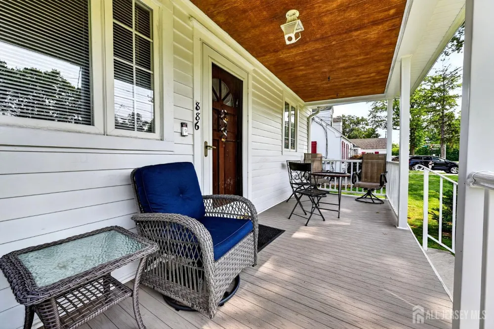 886 Main Street Fords, NJ 08863