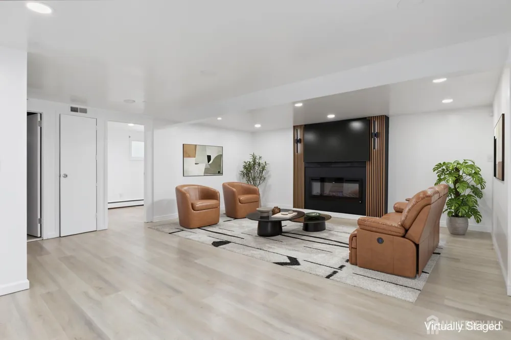 96 Tracy Drive Fords, NJ 08863