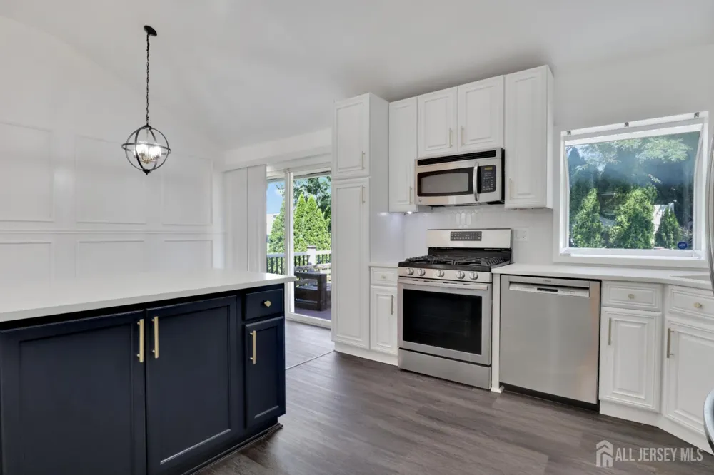 96 Tracy Drive Fords, NJ 08863