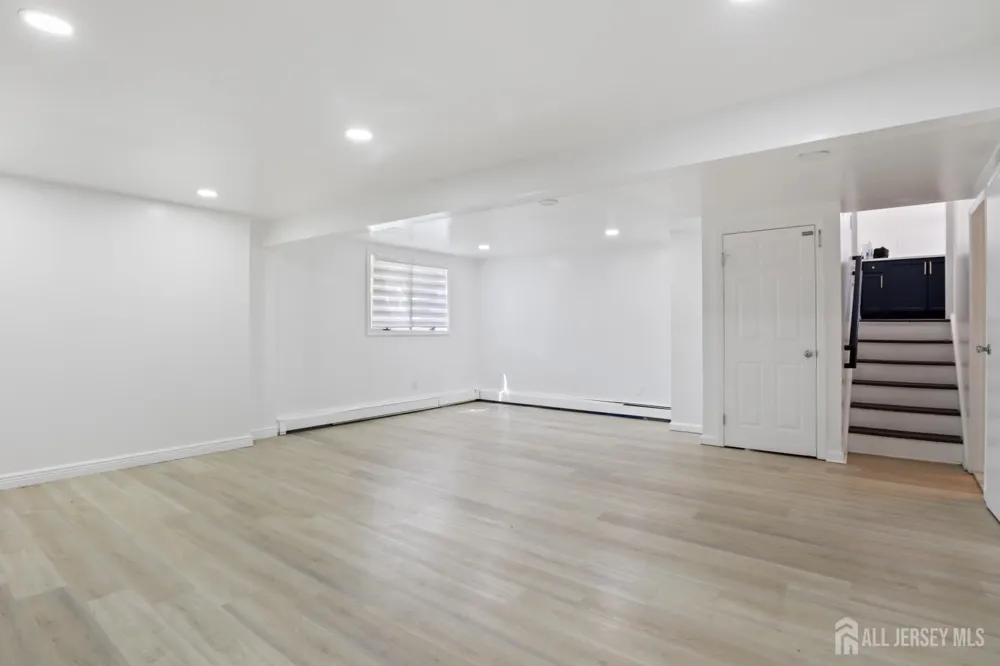 96 Tracy Drive Fords, NJ 08863