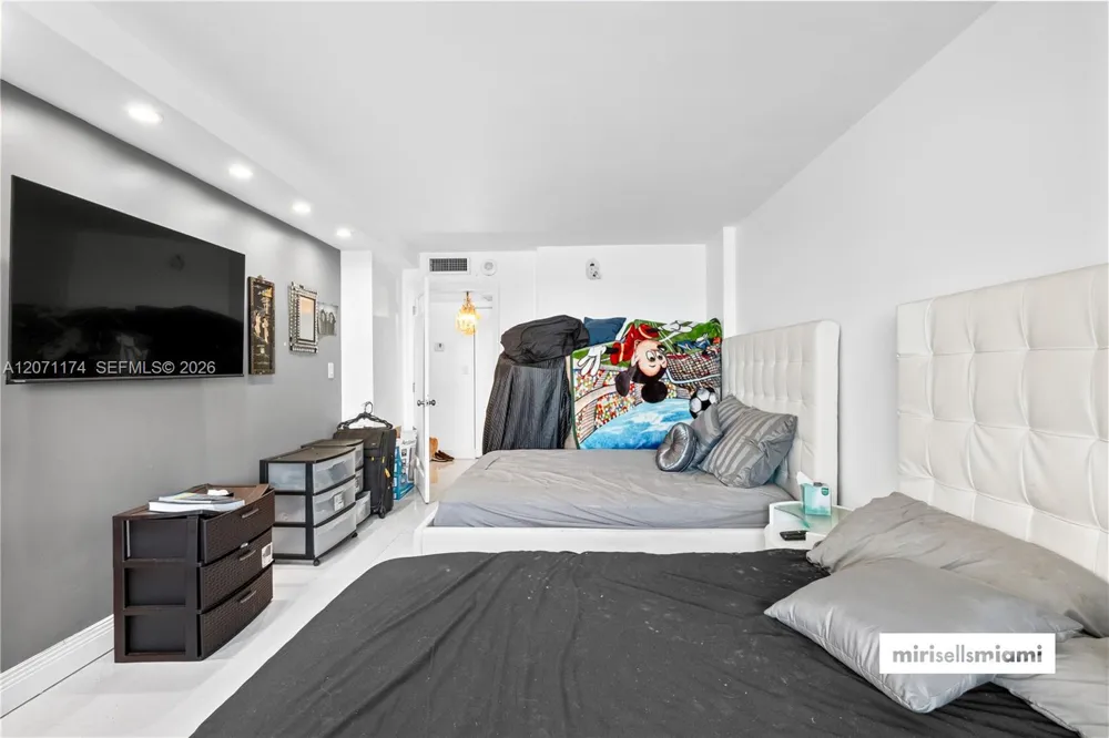 301 174th St #1901 Sunny Isles Beach, FL 33160