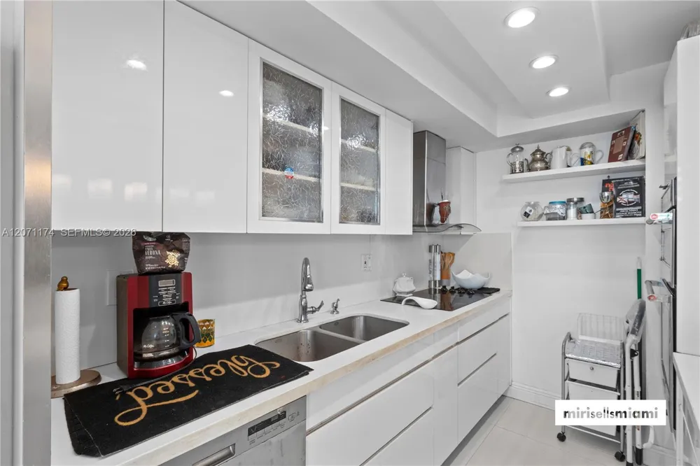 301 174th St #1901 Sunny Isles Beach, FL 33160