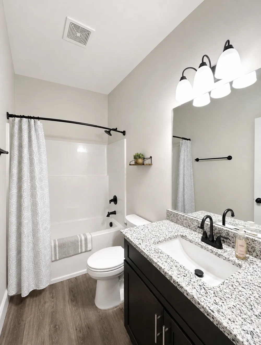 70 Five Oak Ln Hartsville, TN 37074