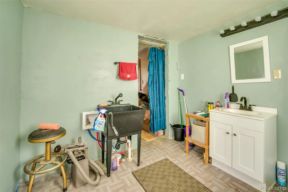 510 S Clinton Street Albion City, MI 49224