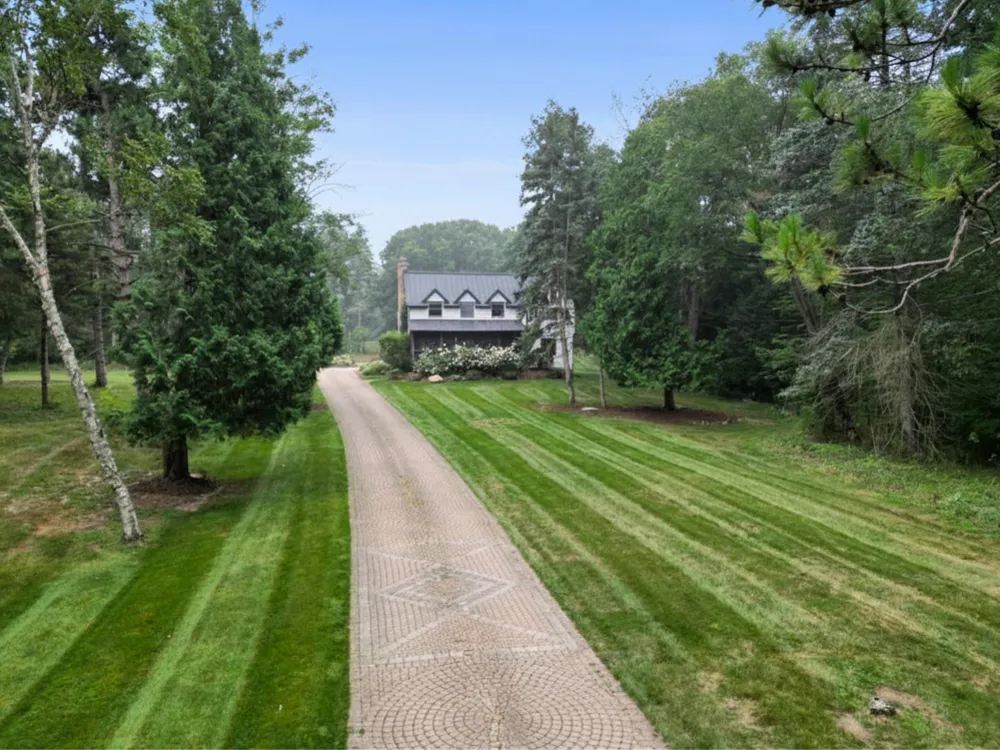 13138 White Lake Road Tyrone Township, MI 48430