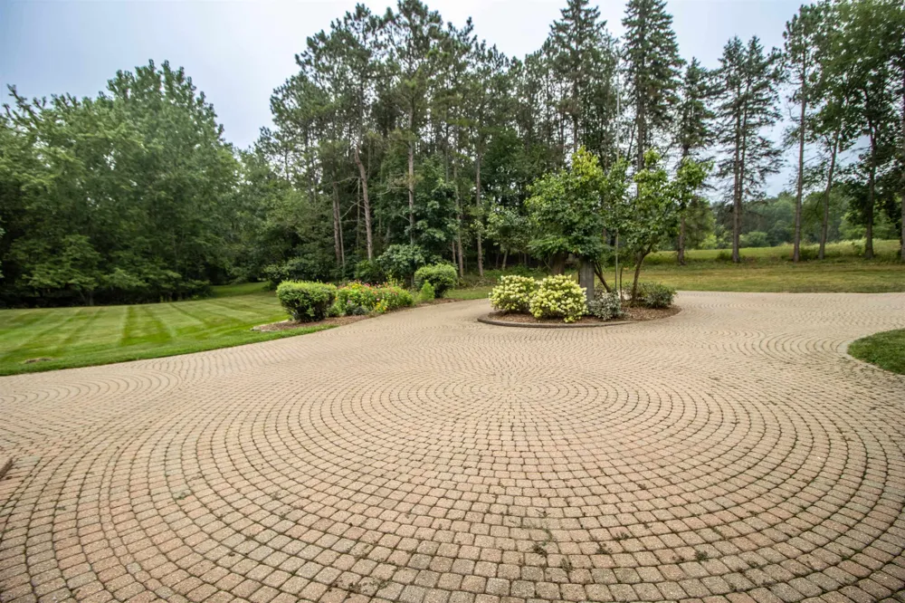 13138 White Lake Road Tyrone Township, MI 48430