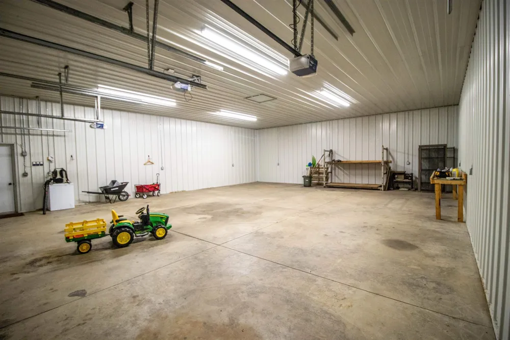 13138 White Lake Road Tyrone Township, MI 48430