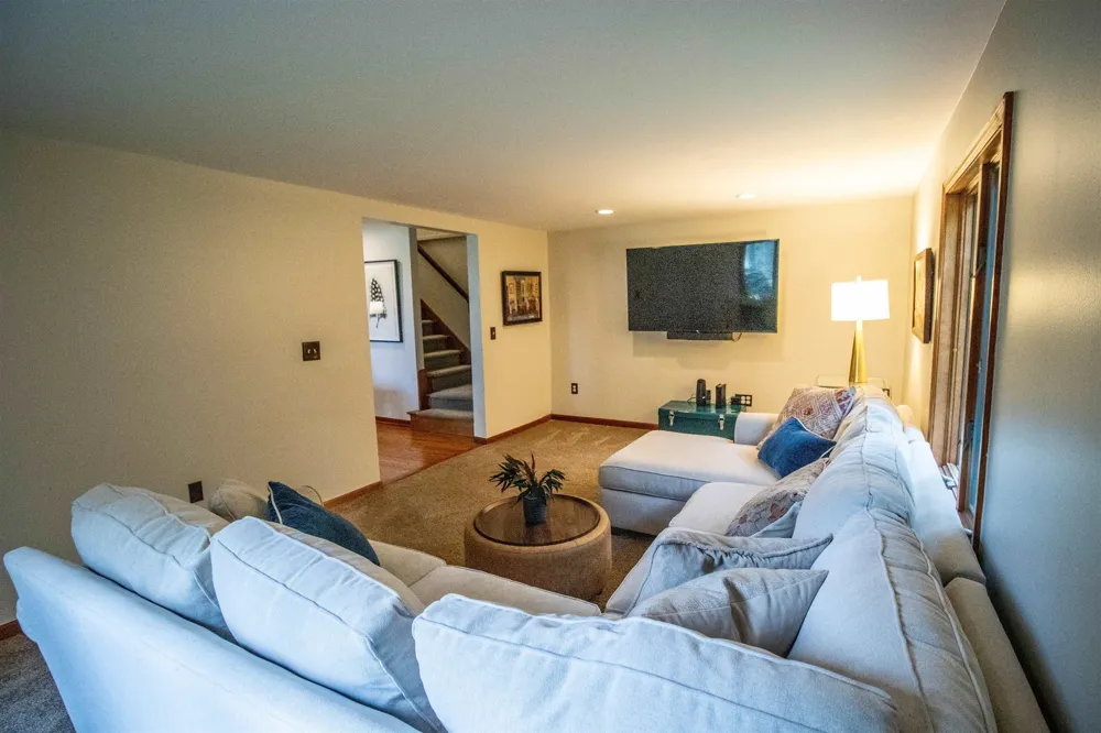 13138 White Lake Road Tyrone Township, MI 48430