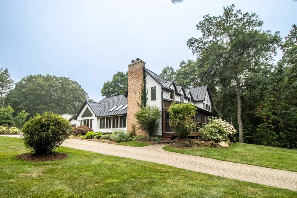 13138 White Lake Road Tyrone Township, MI 48430