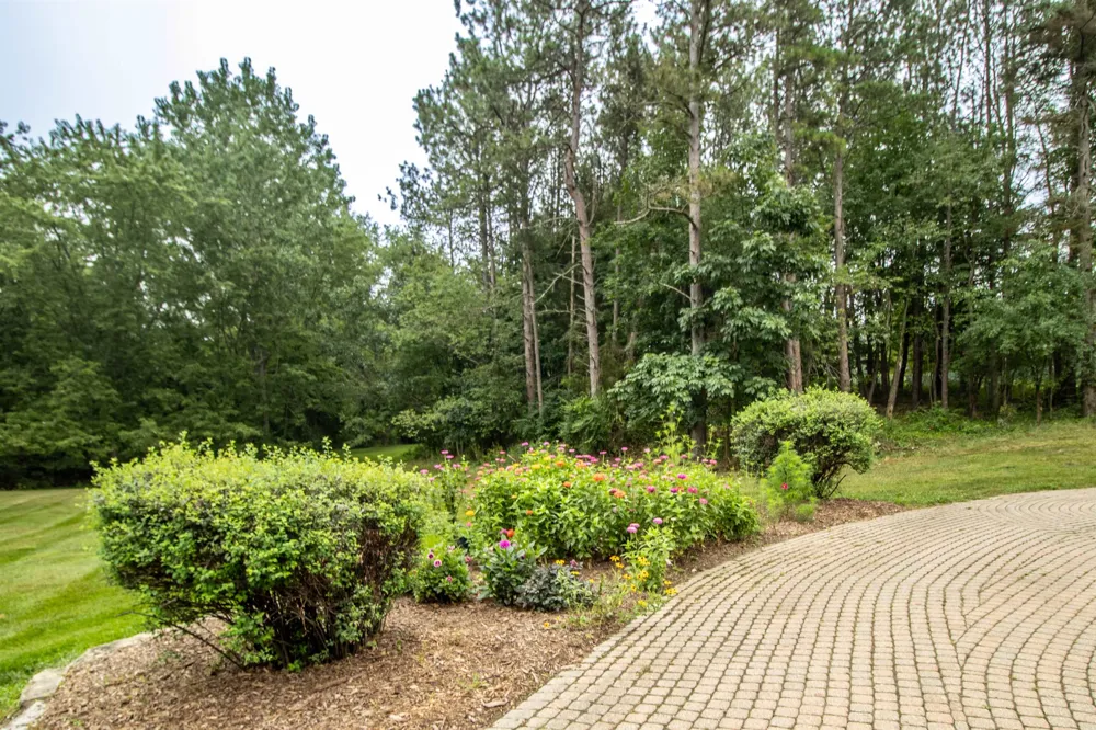 13138 White Lake Road Tyrone Township, MI 48430