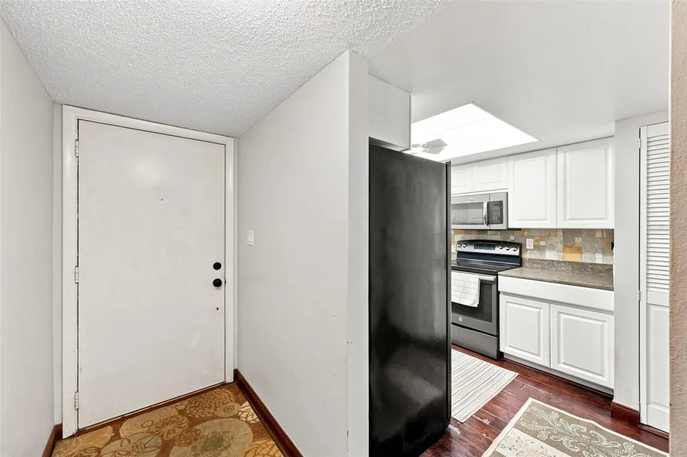 9683 86TH AVENUE Seminole, FL 33777