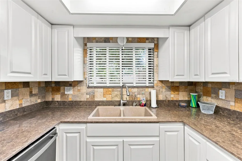 9683 86TH AVENUE Seminole, FL 33777