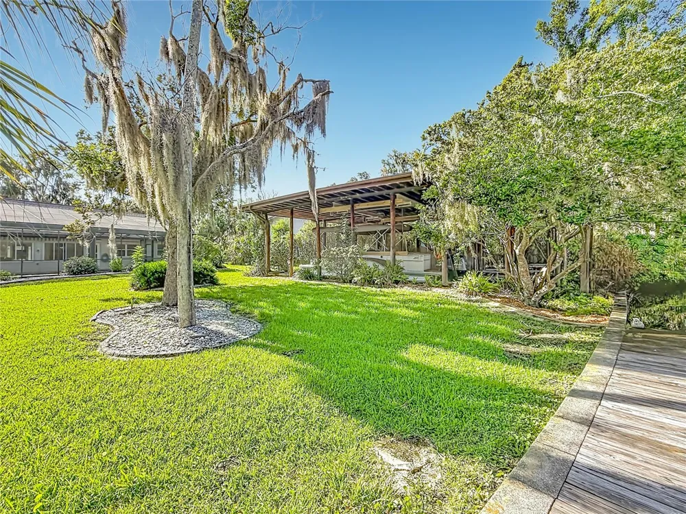 536 NW 9TH AVENUE Crystal River, FL 34428