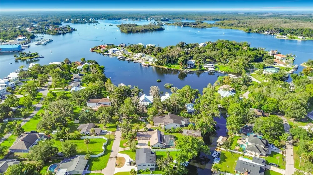 536 NW 9TH AVENUE Crystal River, FL 34428