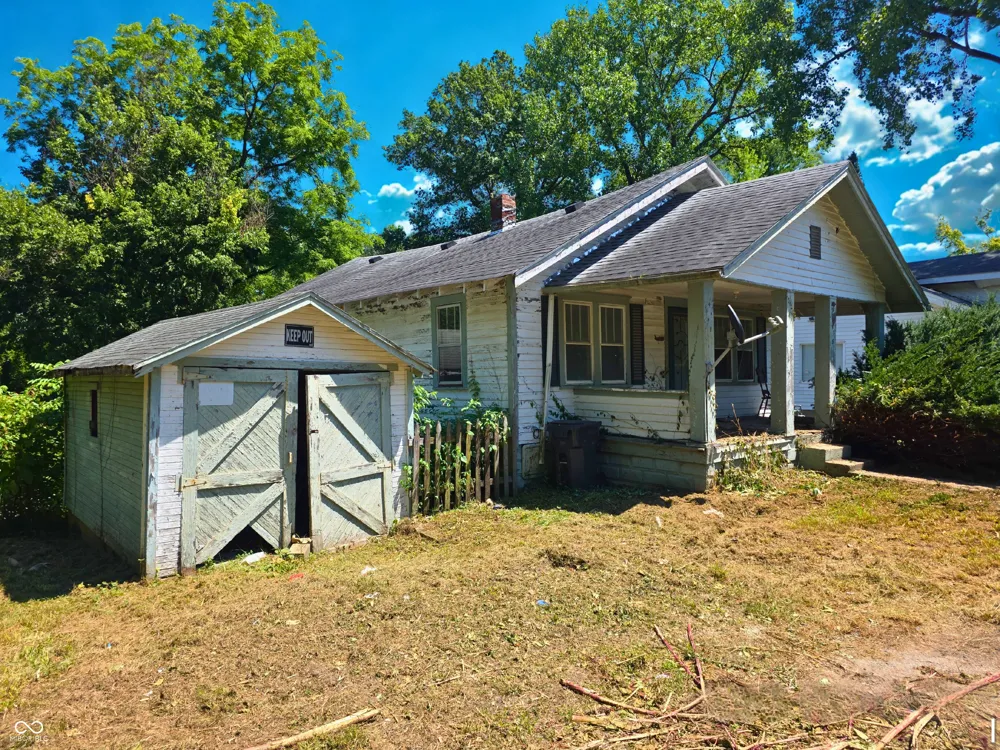 8 Dixie Drive Anderson, IN 46016
