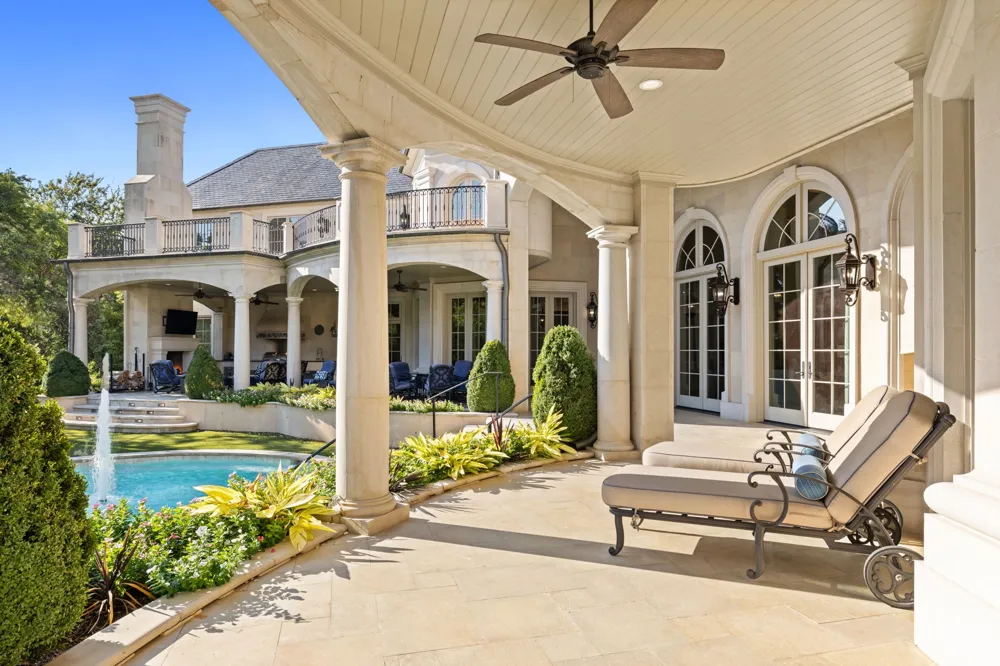 10617 Bridge Hollow Court Dallas, TX 75229