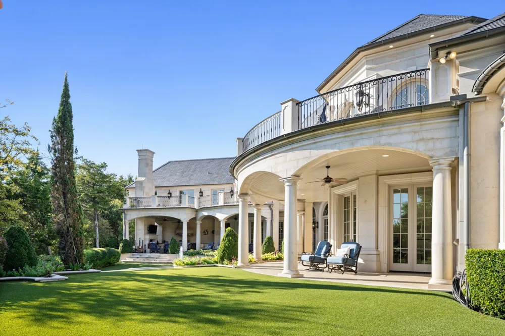 10617 Bridge Hollow Court Dallas, TX 75229