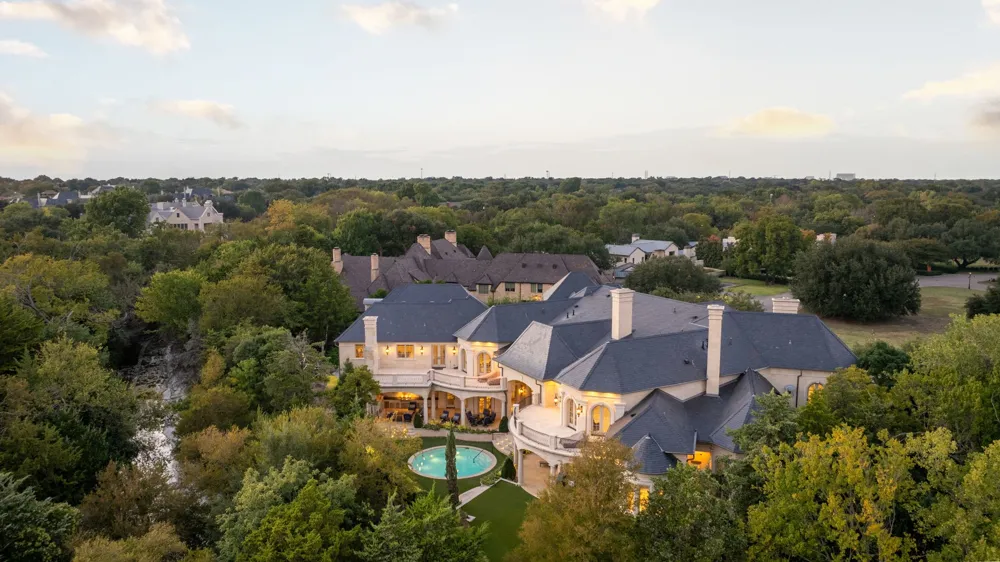 10617 Bridge Hollow Court Dallas, TX 75229