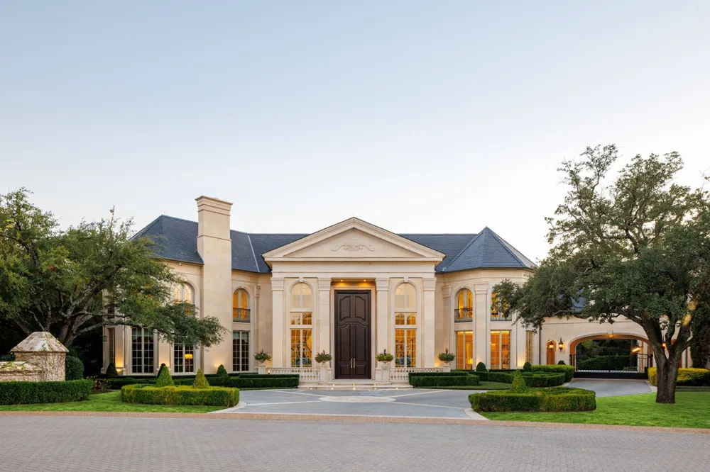 10617 Bridge Hollow Court Dallas, TX 75229